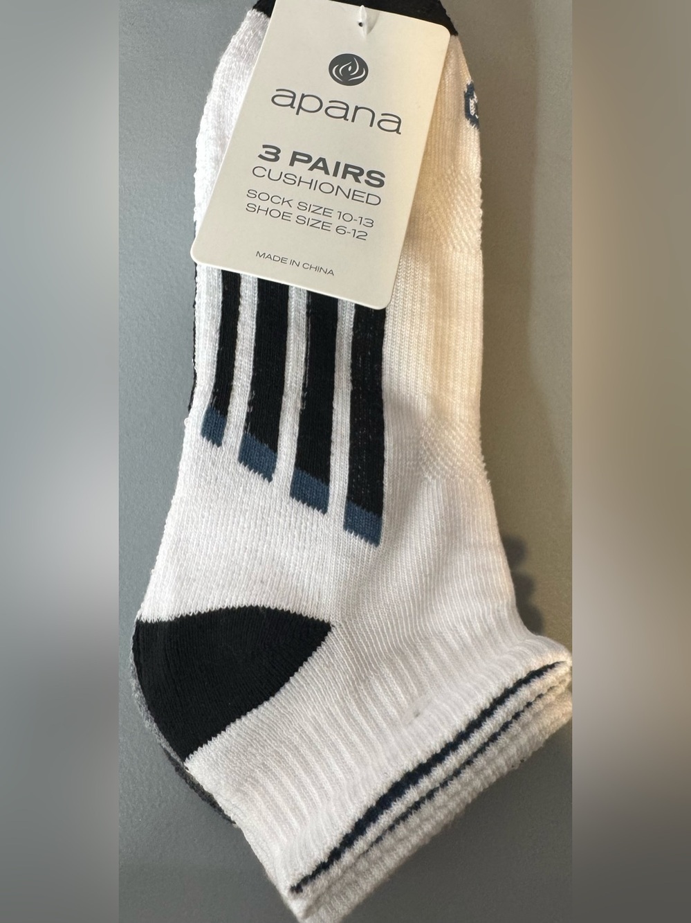Apana White Athletic cushioned Ankle Socks with Black & Blue Accents 3-pack